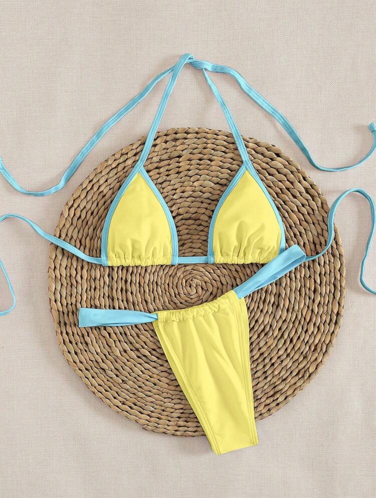 Bikini Coral – Triángulo Micro Amarre al Cuello