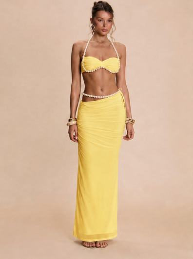 Conjunto Perla – Falda Asimétrica con Detalle de Perlas