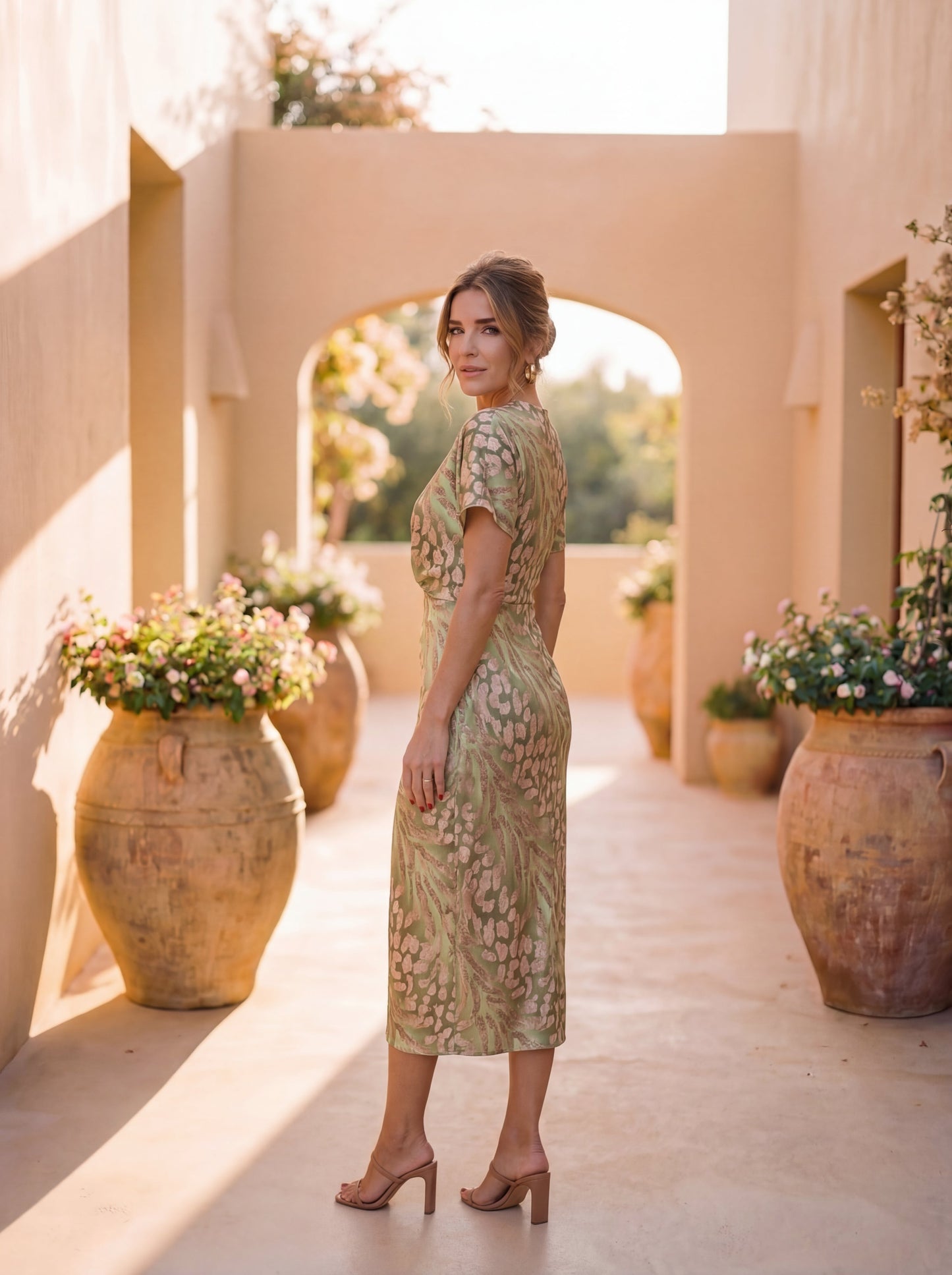 Antonella | Vestito elegante in tessuto leggero e fluido