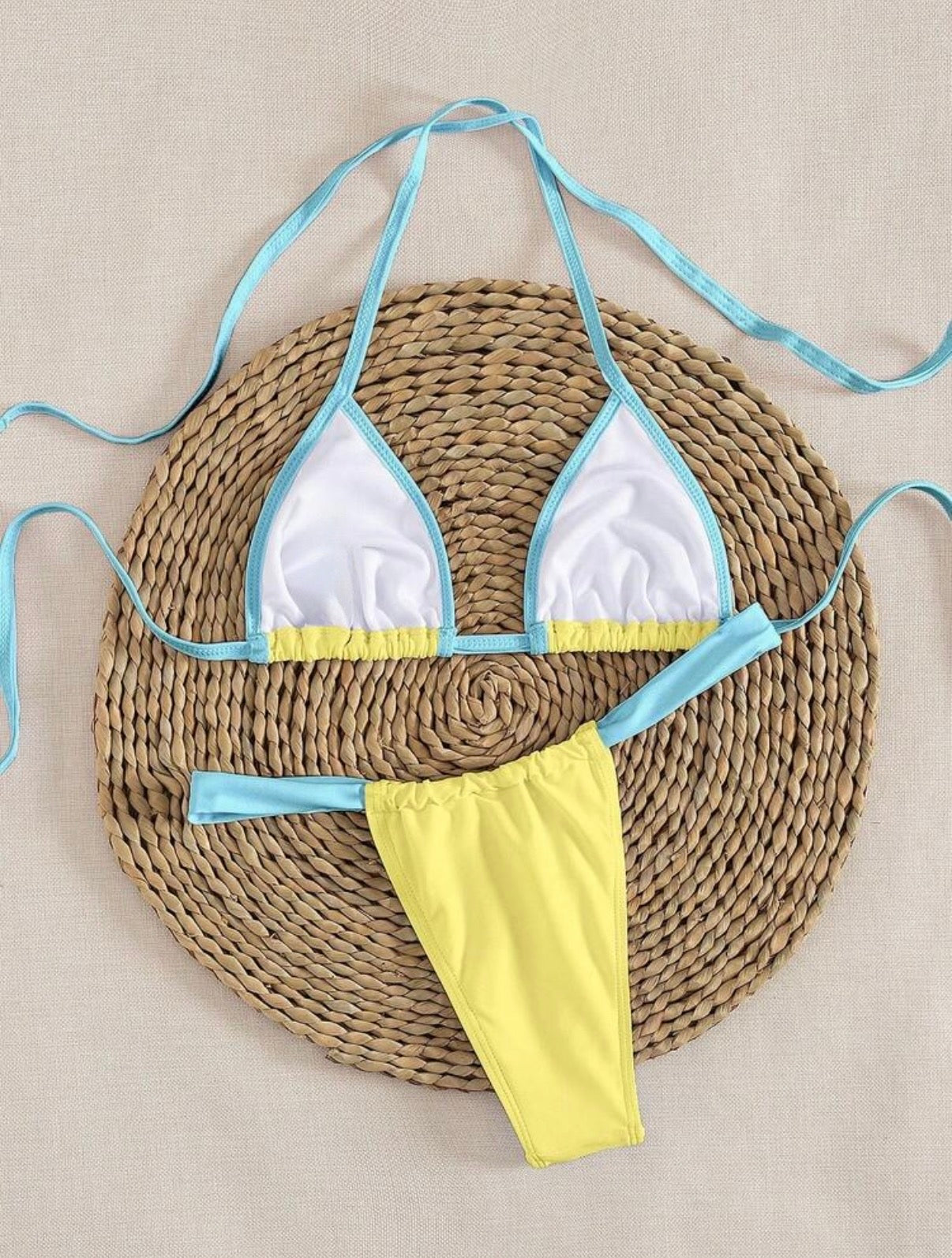 Bikini Coral – Triángulo Micro Amarre al Cuello