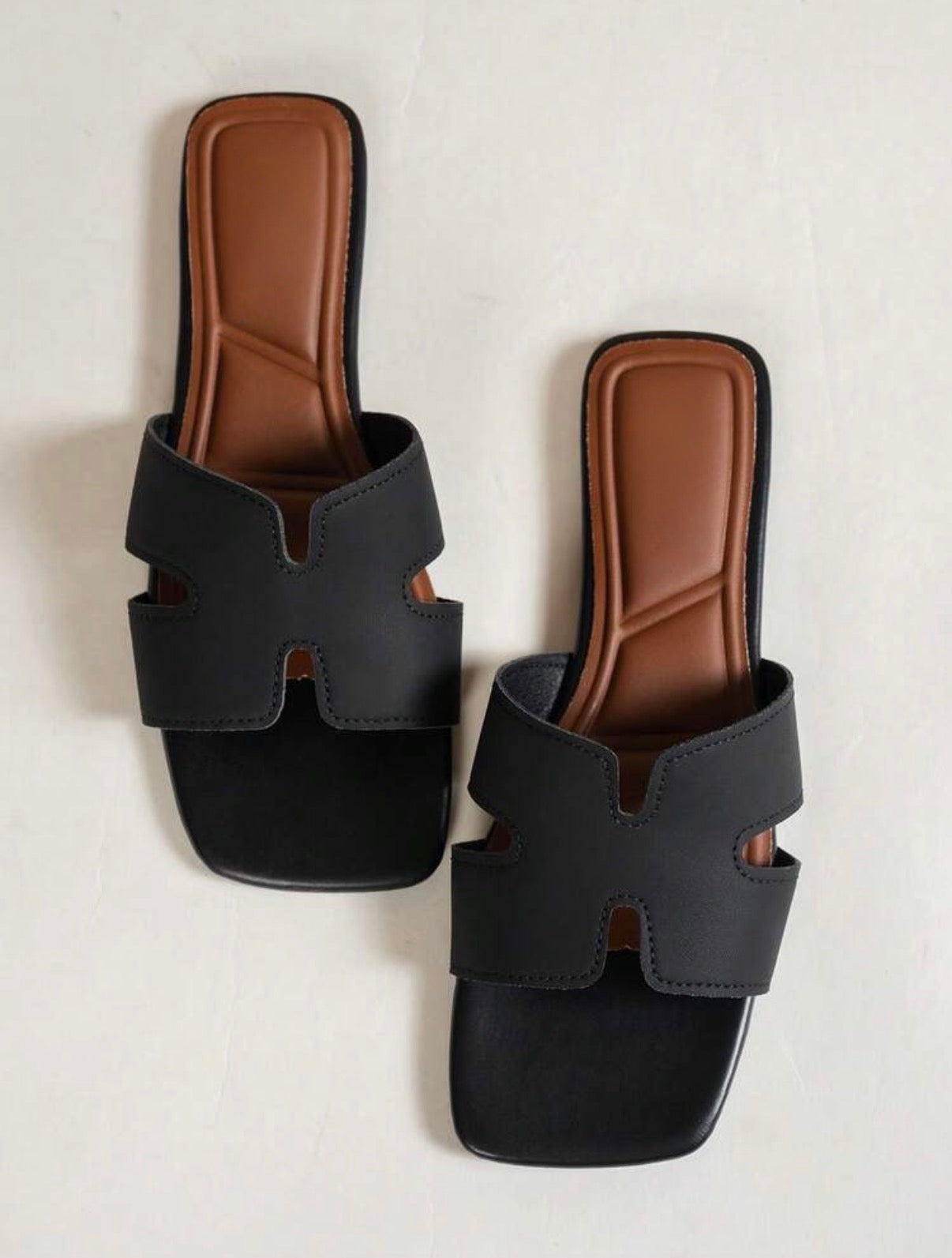 Camille – Sandalias Planas Recortadas