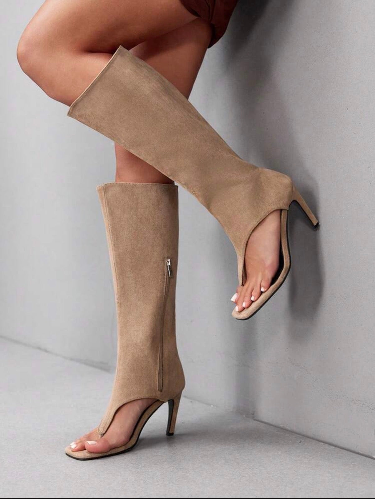 Marlene – Botas Altas Beige Punta Cuadrada