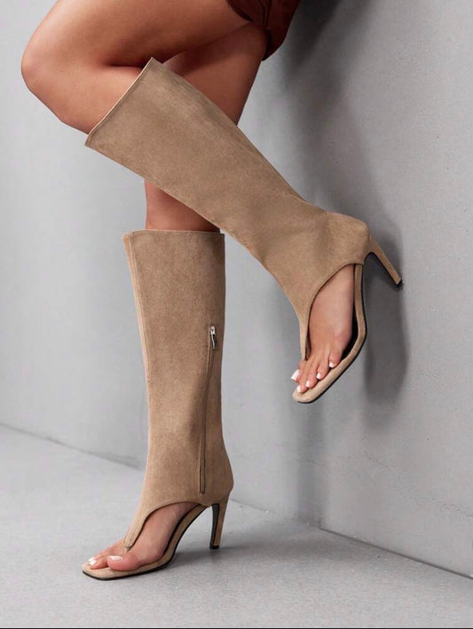 Marlene – Botas Altas Beige Punta Cuadrada