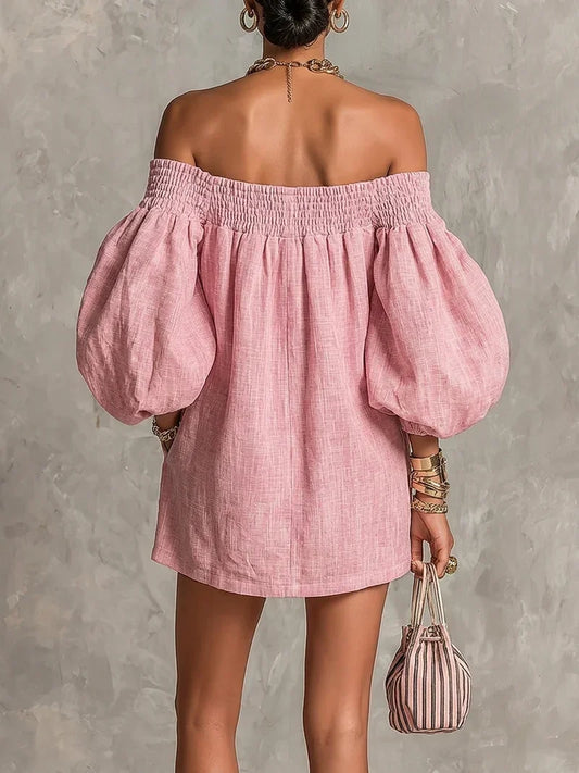 Gisela Vestido Mini Rosa en Línea A con Mangas Farol y Hombros al Descubierto