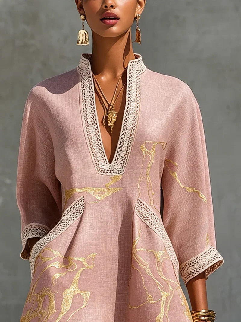 Calista Vestido Mini Rosa de Encaje con Escote en V