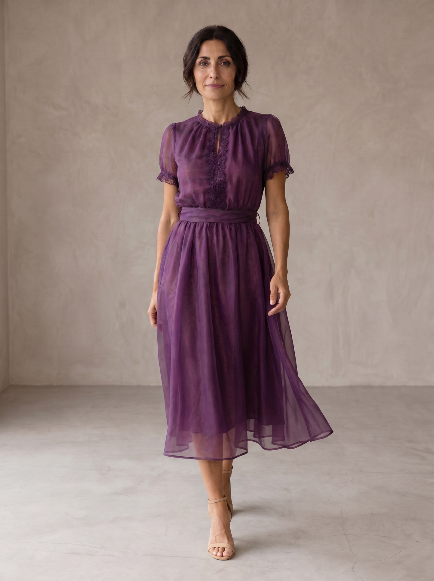Flavia | Maxi Abito con Scollo a Goccia e Bordo in Pizzo Chiffon